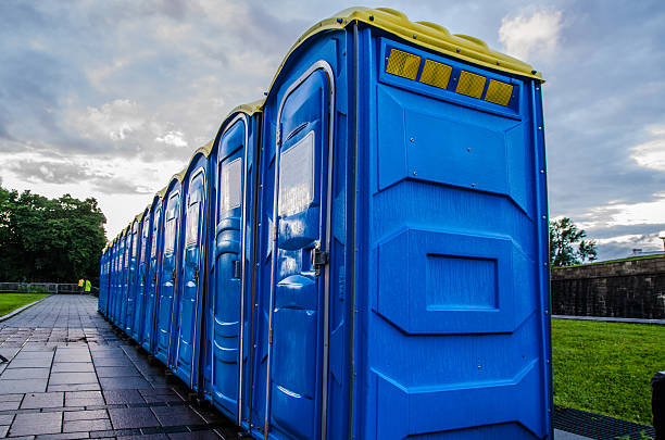 Porta potty delivery and setup in Hillsboro, IL